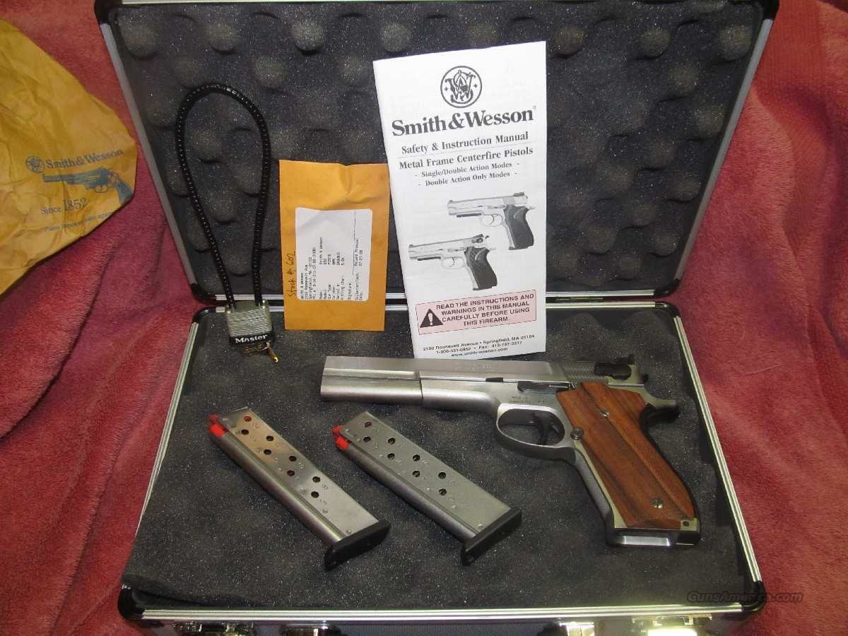 Smith Wesson Performance Center 952... for sale at Gunsamerica.com ...