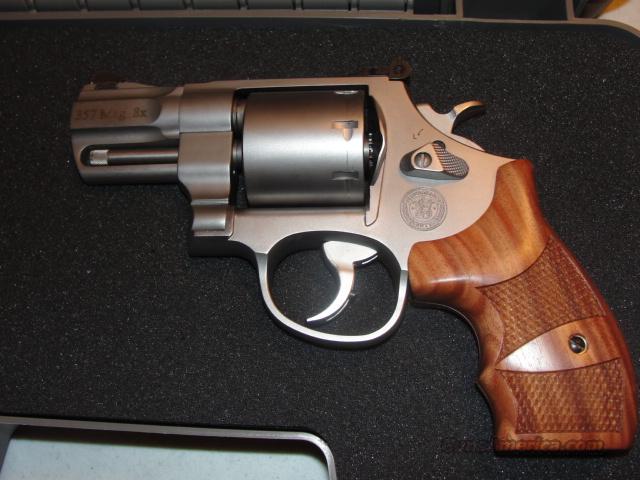 S&W M627 PC 357 8SHOT 2.5 SS for sale at Gunsamerica.com: 943611284