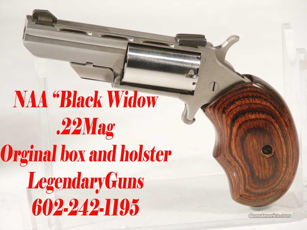 Naa Black Widow 22mag Wood Grip