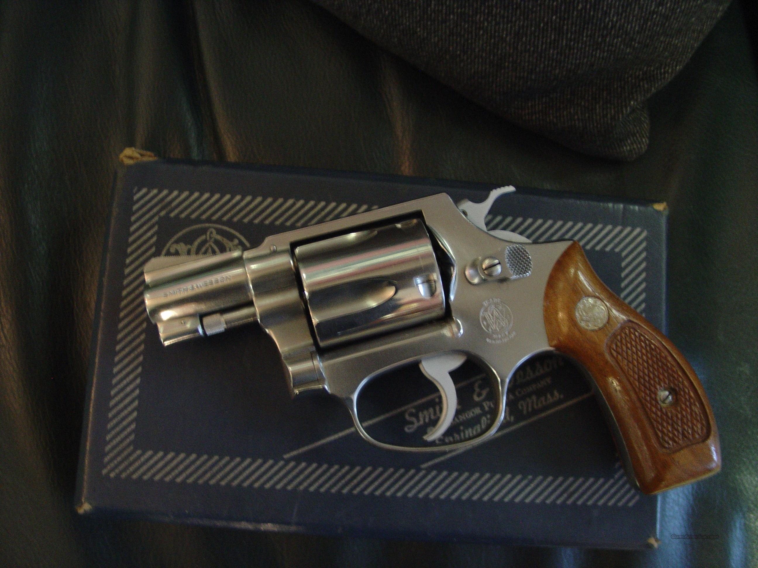 smith and wesson model 10 vs chiefs special