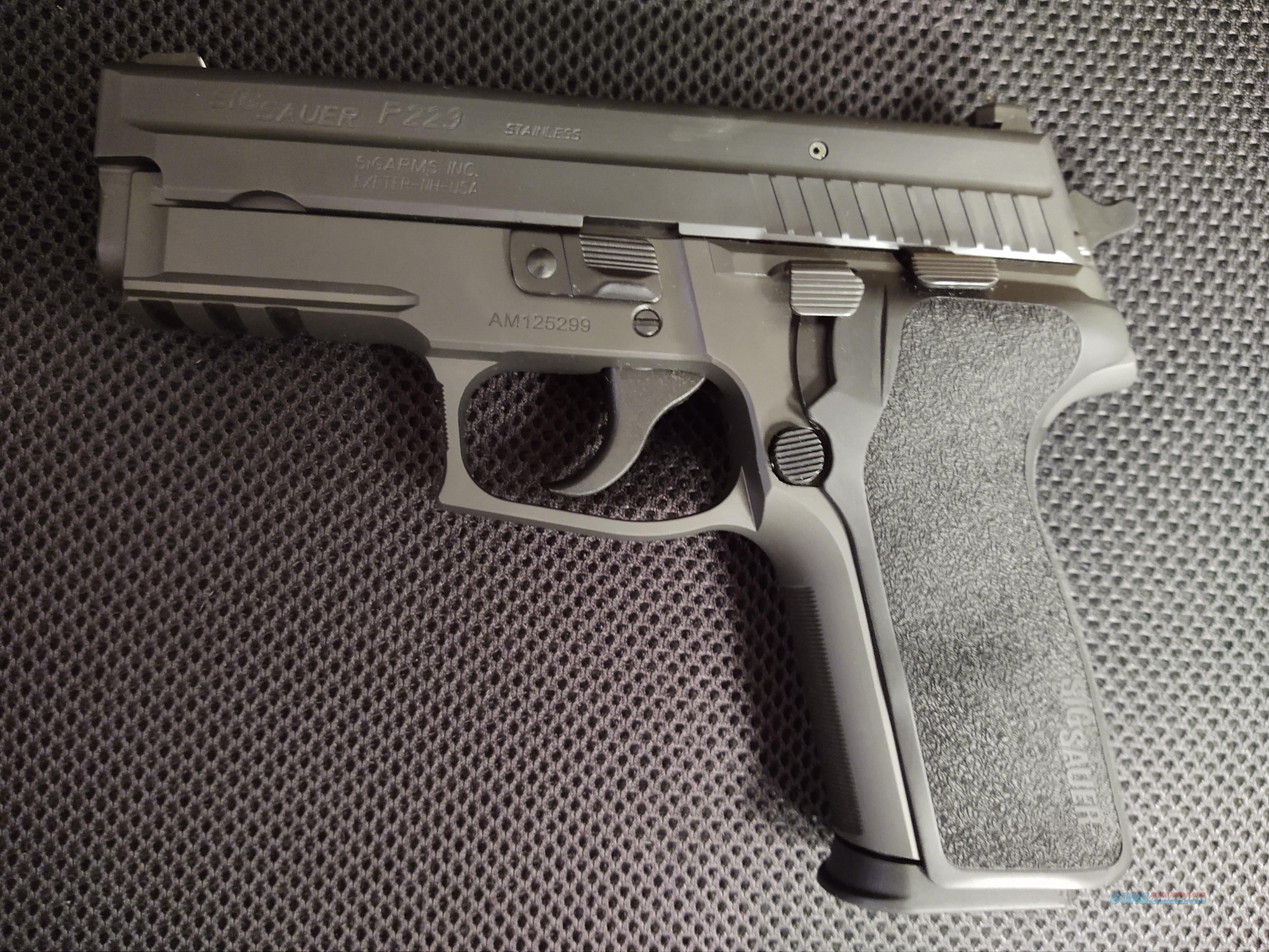 Sig Sauer P229R E2 (UDE229-40-B11) for sale at Gunsamerica.com: 946244085