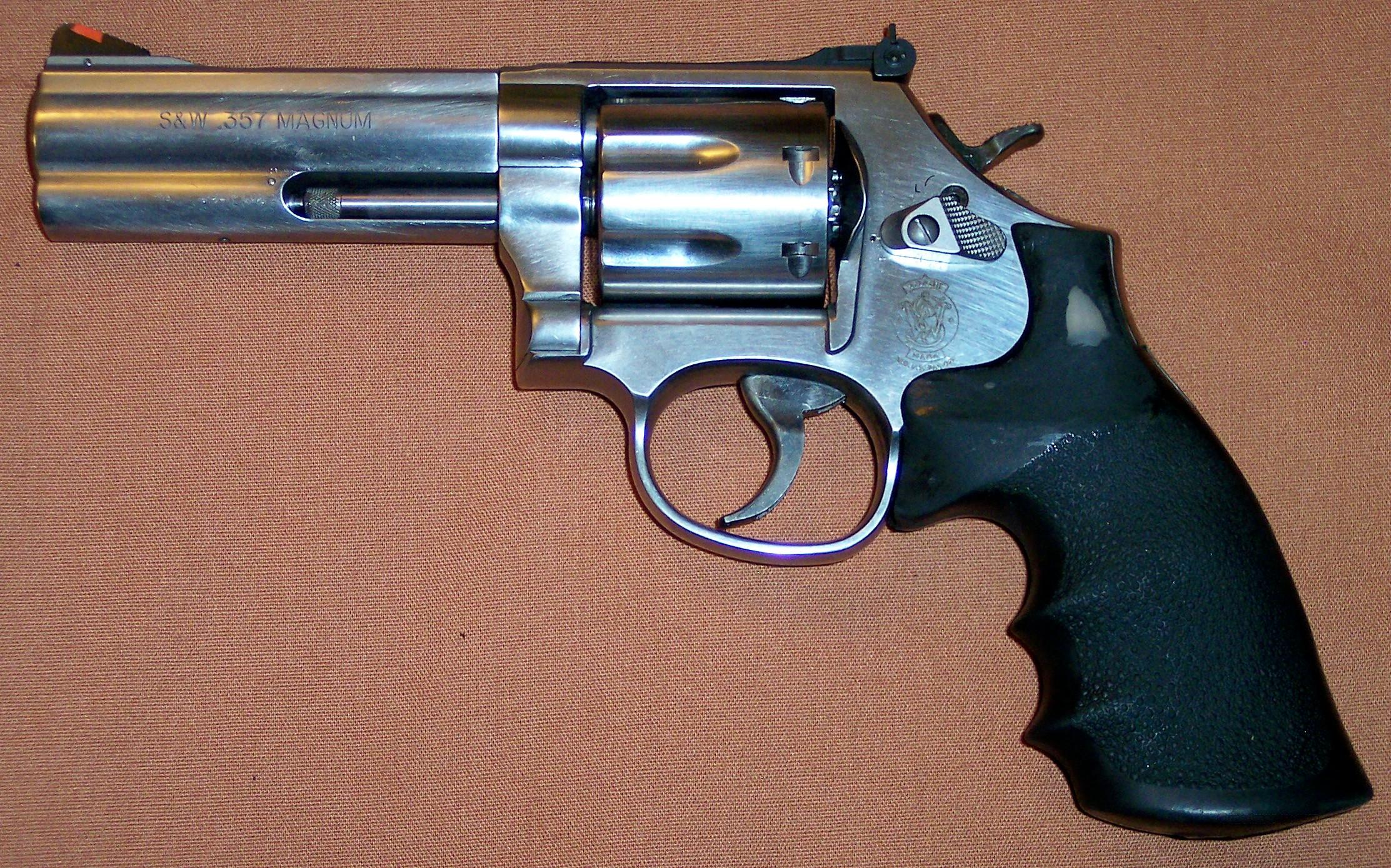 Smith And Wesson 686 Distinguished Co For Sale At 973535603