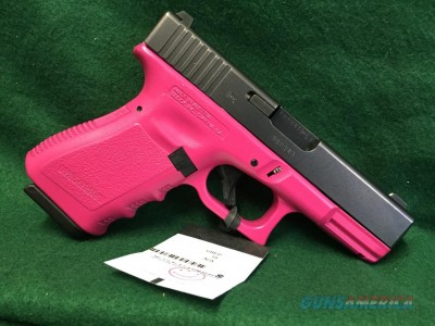 Pink Glock 19. 