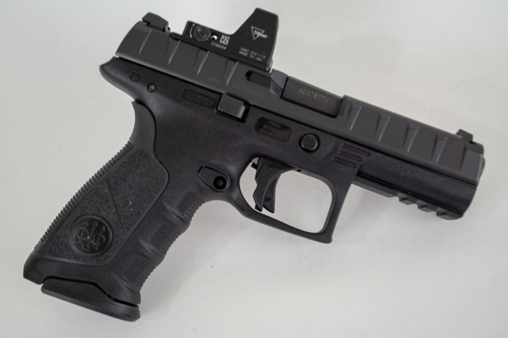 The Beretta APX RDO is virtually identical to the standard except for the slide cutout and optics mounting plates. 