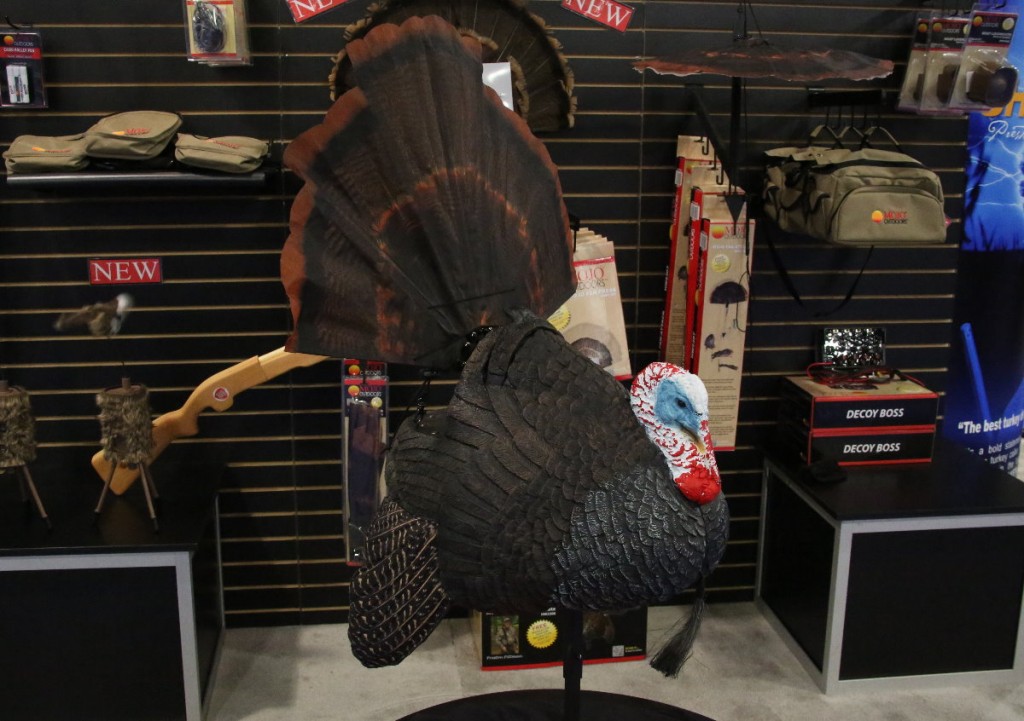 Mojo Outdoors Motorized Turkey Decoy - Shake'n Jake - SHOT Show 2013