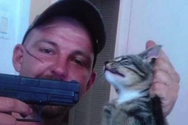 Man points firearms at pets, causes stir