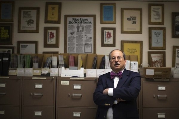 Gun-rights group sues government over ban on interstate handgun purchases