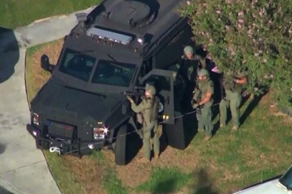 Los Angeles Sheriffs Kill Bystander during standoff with Gunman