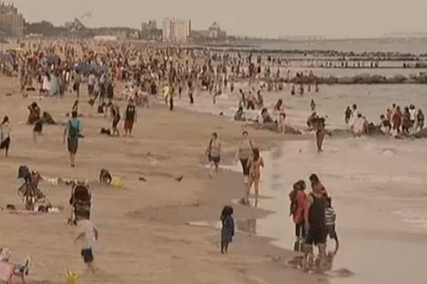 Girl finds loaded gun at Coney Island beach