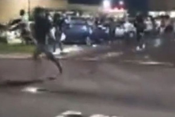 Teen mob attacks Tennessee Kroger location