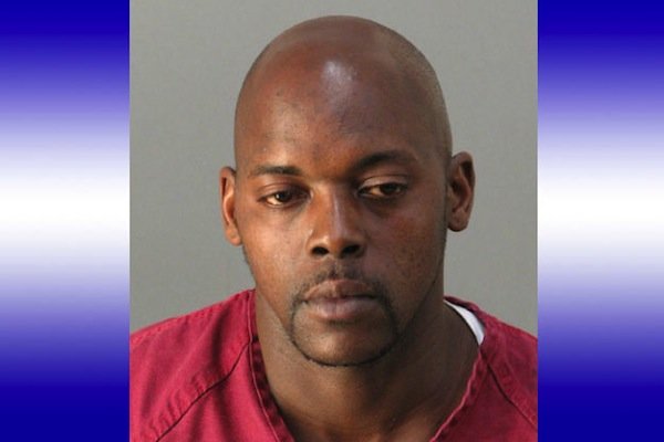 Couple Proves that When Police Are Minutes Away, It Helps to Have a Shotgun