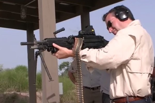 2016 Presidential Candidate Ted Cruz Shoots Full Auto
