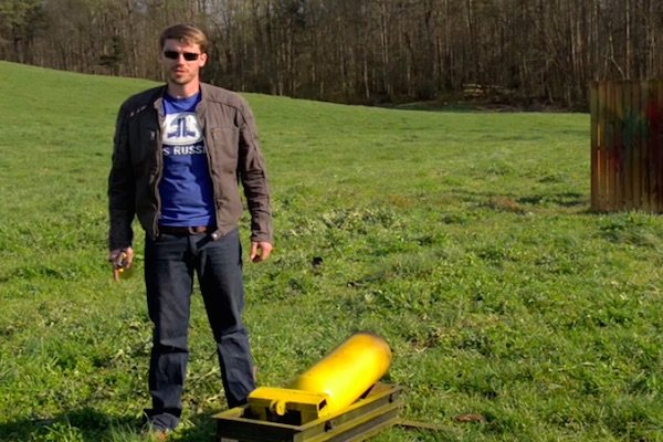 FPS Russia: Napalm/Bowling Ball Cannon!