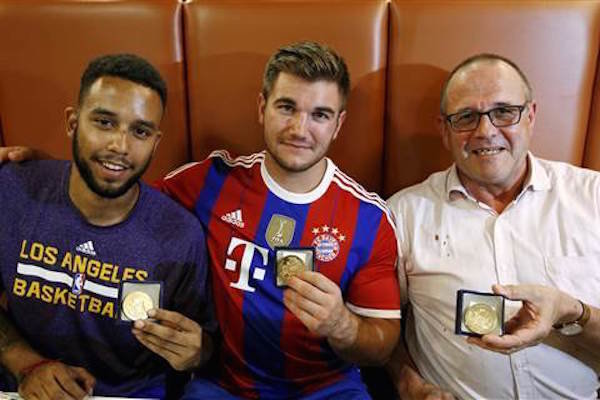 American Servicemen Tackle AK-47-Wielding Gunman Aboard Paris Bound Train