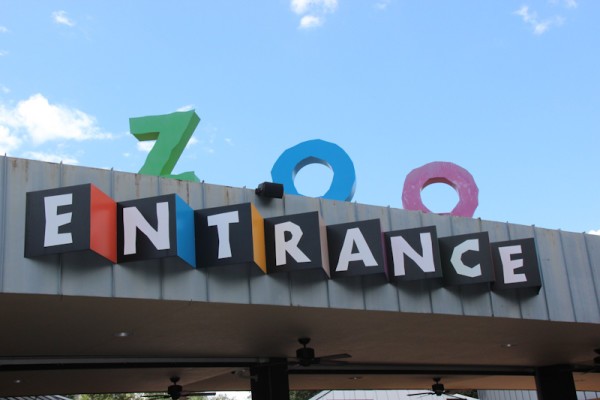 Houston Zoo Forced To Take Down ‘No Guns’ Sign
