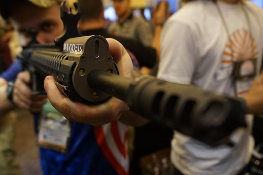 LUX180 Light Needs No Railspace - SHOT Show 2016