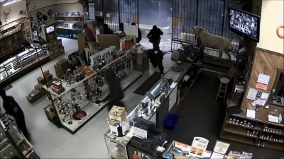 Crazy Footage Shows Massive Gun Heist in Houston Gun Store