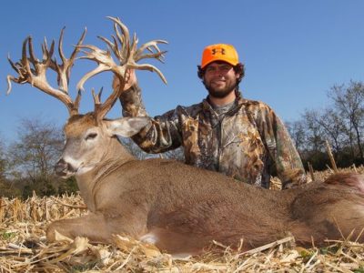 Tennessee Hunter Bags Record-Setting Buck