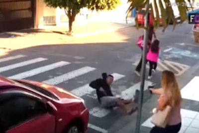 WATCH: Off-Duty Police Officer Shoots Thug Trying to Rob Mothers and Children
