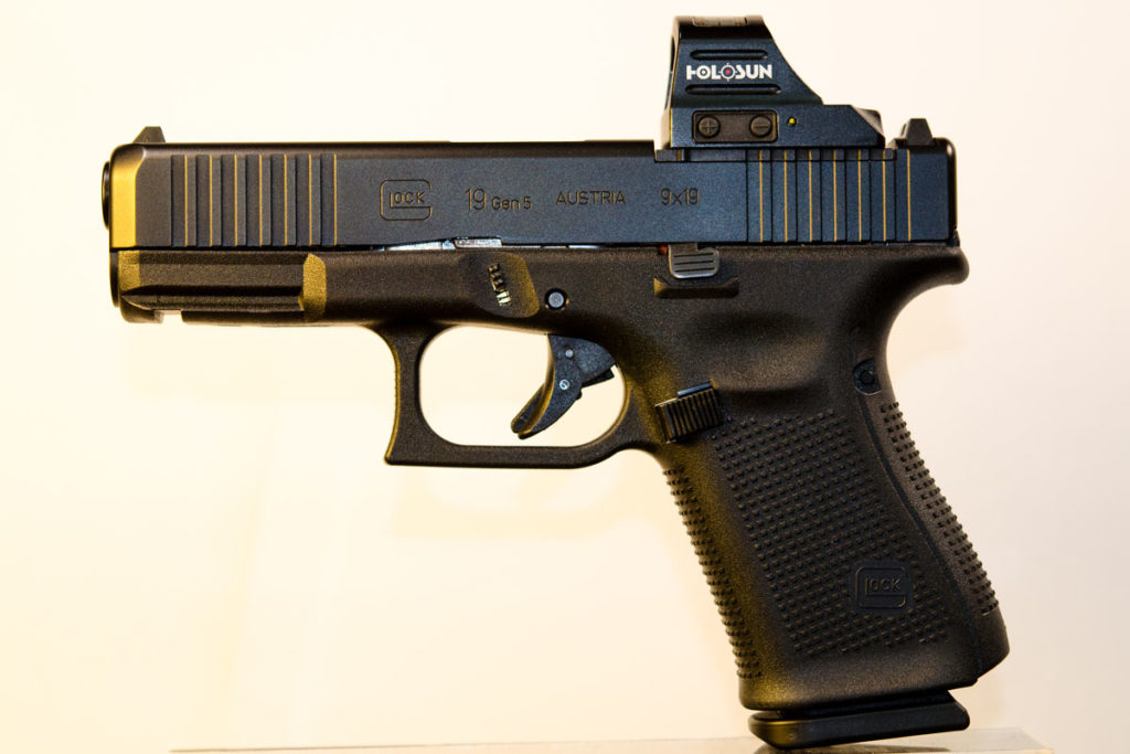 Still Champion: The New Glock 19 Gen5 MOS