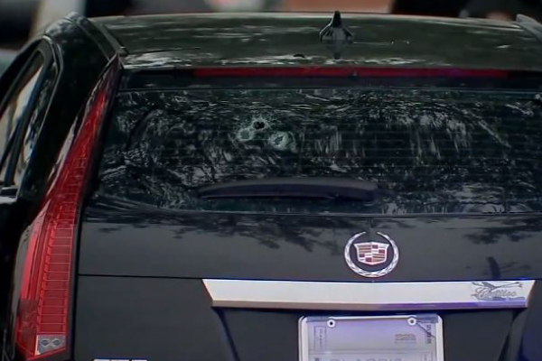 Pistol-Packing Husband Fights off Two 'Juggers' Trying to Steal His Wife’s Purse