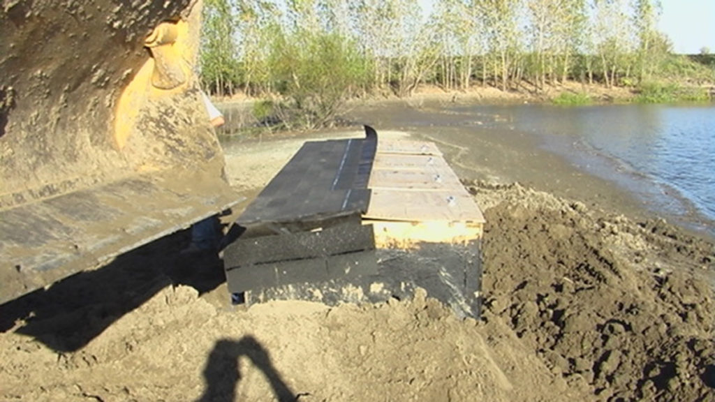 DIY - Building Waterfowl Blinds: Pit and Surface