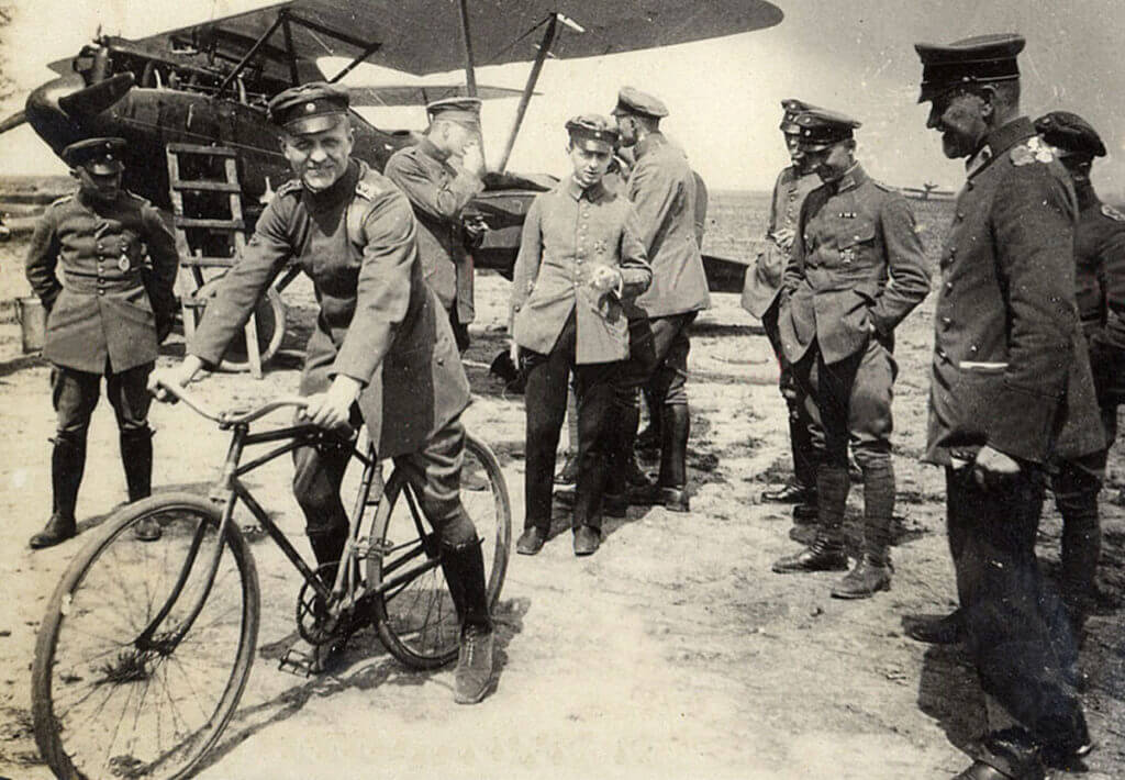 The Death of a Legend: Baron Manfred von Richthofen & the Vickers that may have killed him.