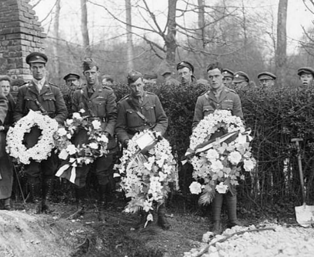 The Death of a Legend: Baron Manfred von Richthofen & the Vickers that may have killed him.