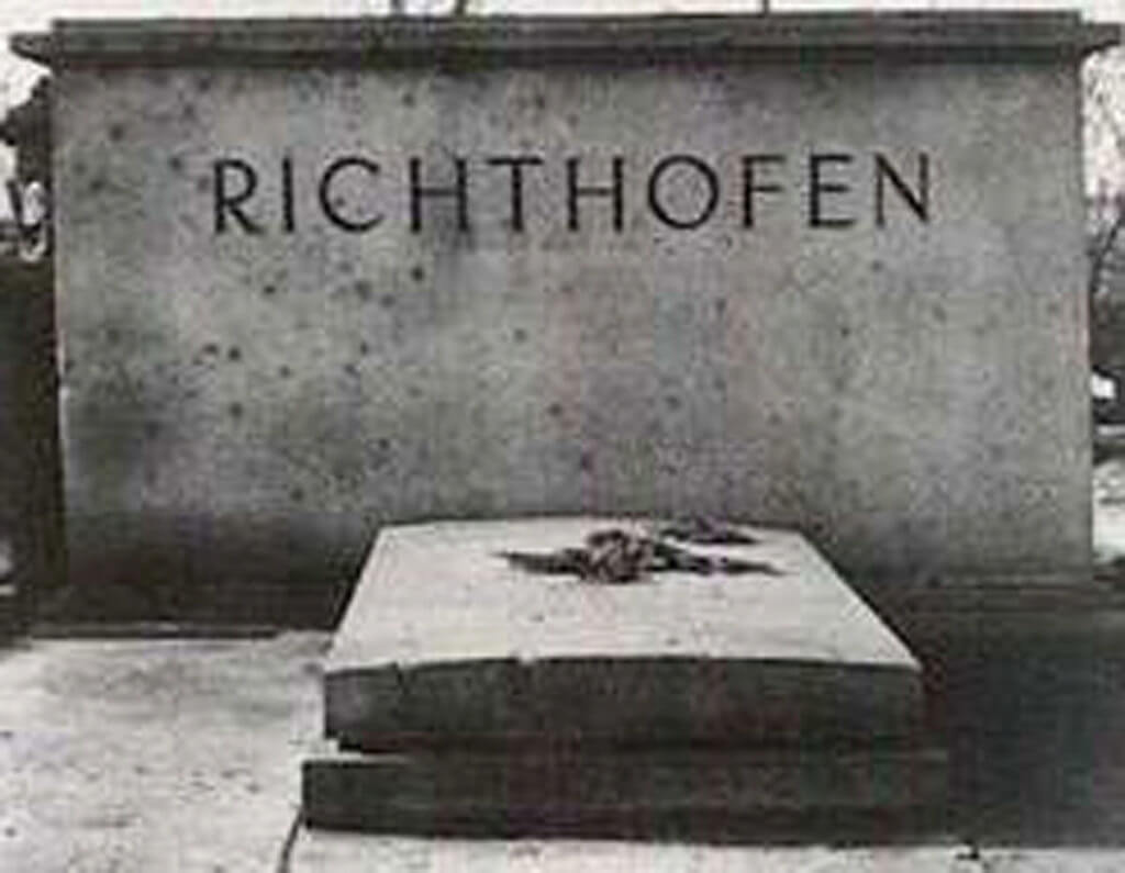 The Death of a Legend: Baron Manfred von Richthofen & the Vickers that may have killed him.