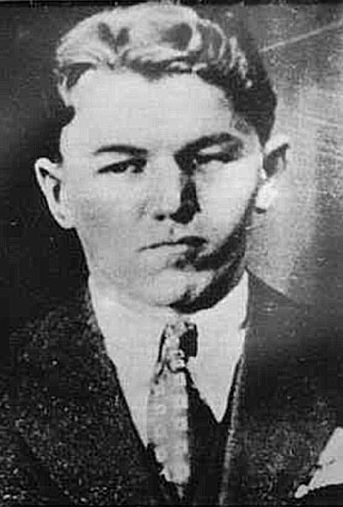 1911 Baby Machine Gun and the Baby Faced Monster: Lester Gillis