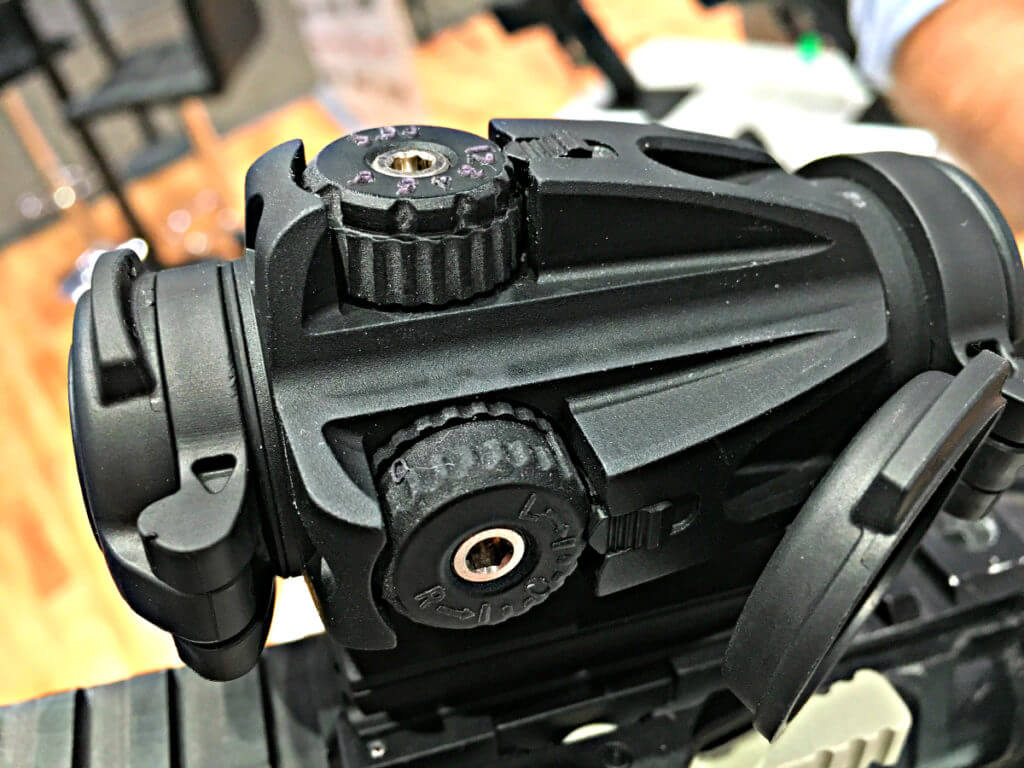 A Red Dot for Accurate Shots at Distance: Aimpoint's CompM5b - SHOT Show 2020