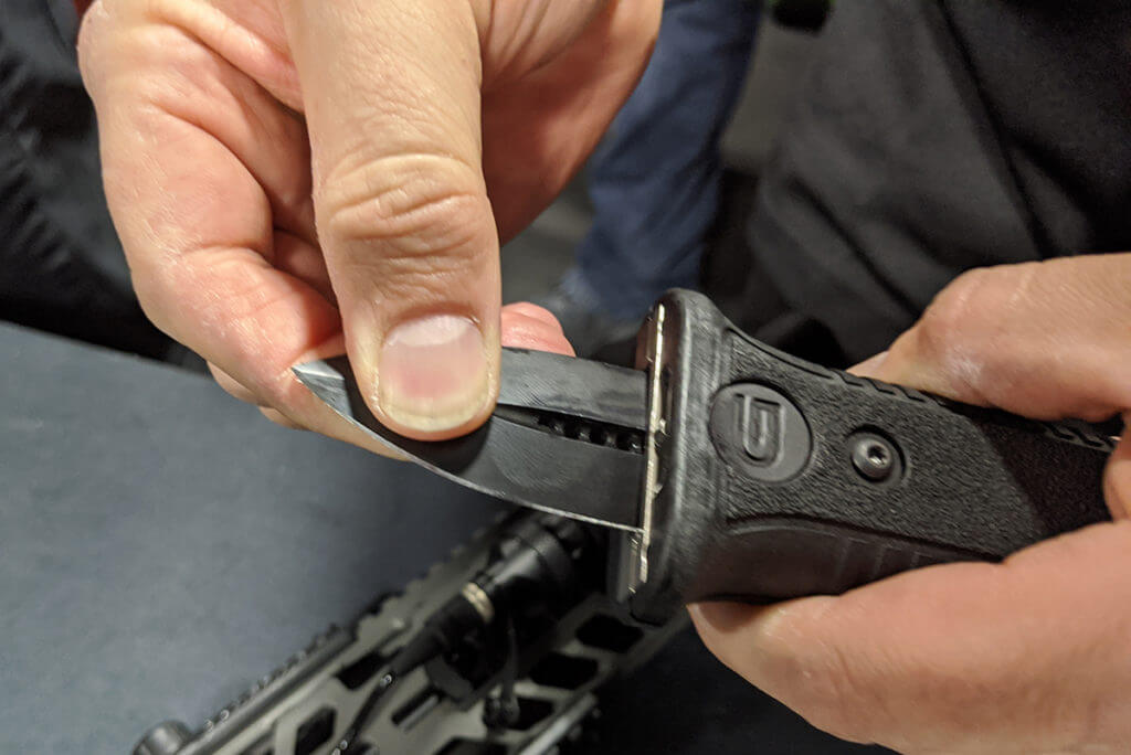 The Modern Bayonet: 'GripKnife' is a Foregrip and Knife in One – SHOT Show 2020