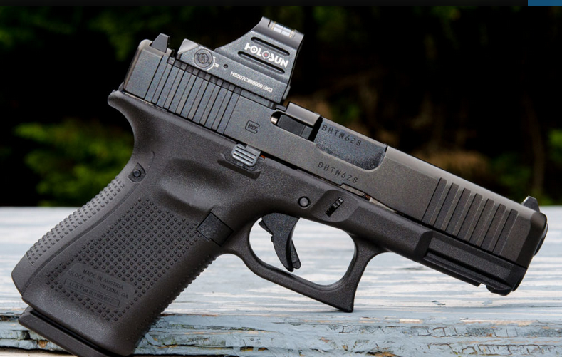 Clay: 5 Reasons to Carry the Glock 19