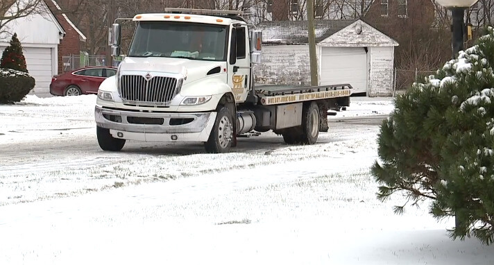 Detroit Truck Driver Acts Fast!  Fatally Shoots Armed Robber