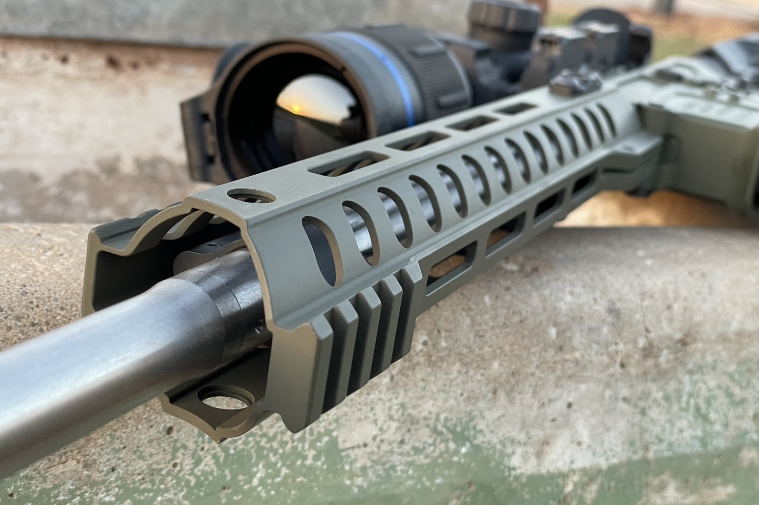 M-LOK hand guard featuring front Picatinny rail sections