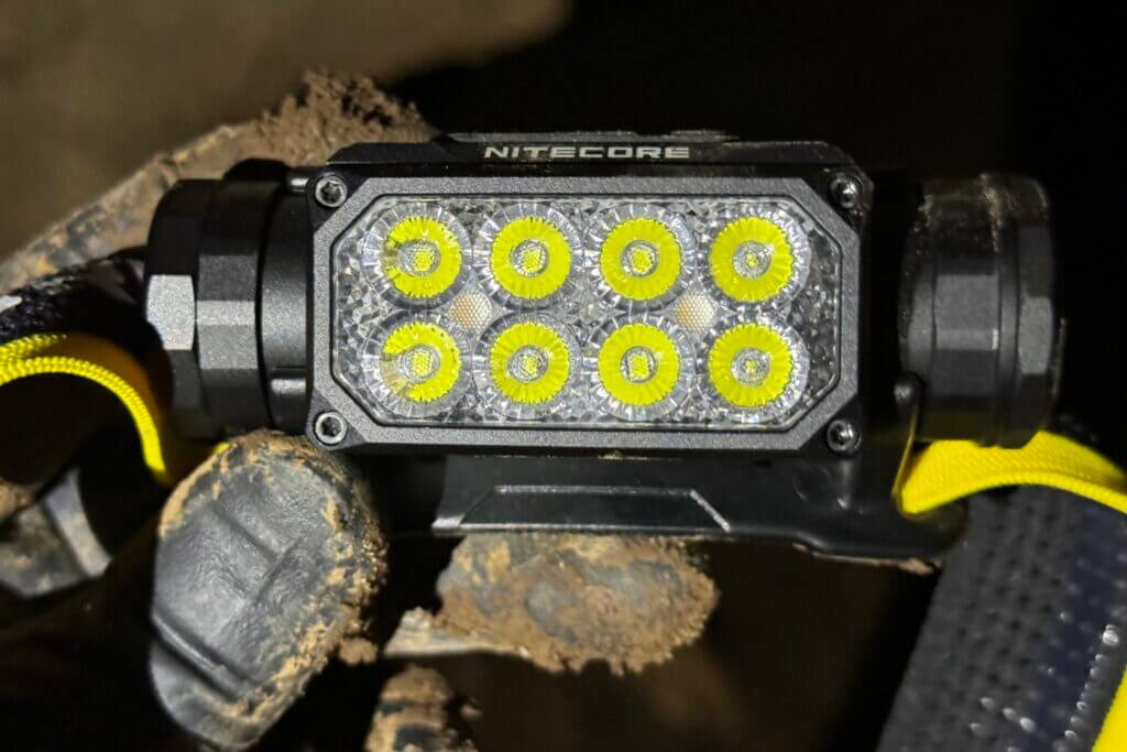 The 8-core light of the Nitecore headlamp