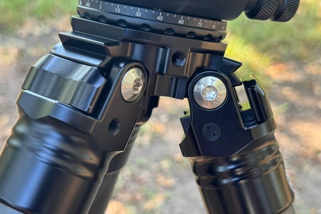 Leg brackets on QDT tripod