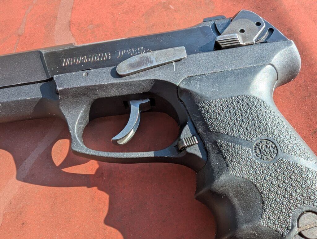 Ruger P89 magazine release