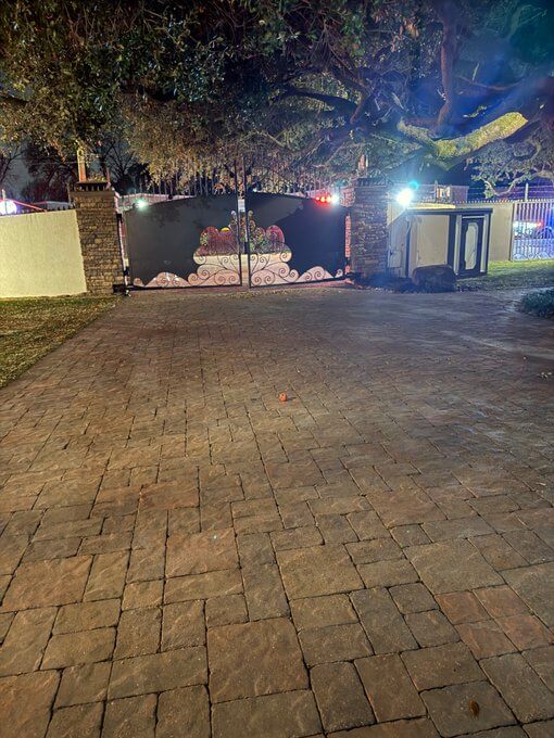 twitch streamer amourant posted to her x feed after an attempted home invasion