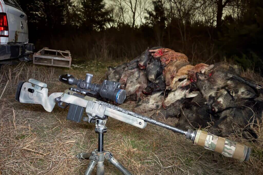rifle with thermal on a tripod
