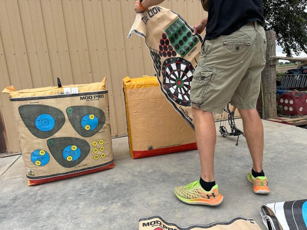 changing target faces on Morrell Yellow Jacket MOD Pro for blank bale shooting