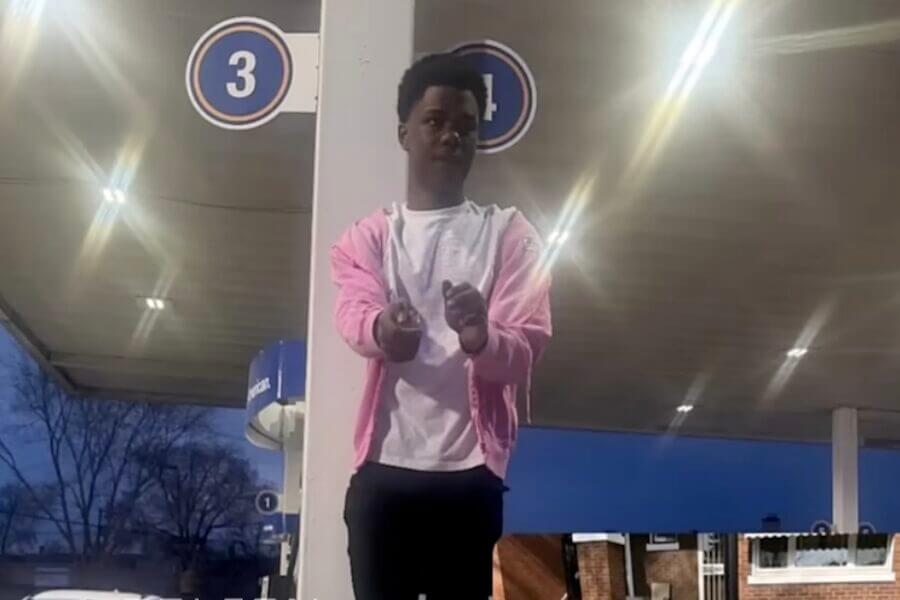 Teen robbery suspect in Chicago.