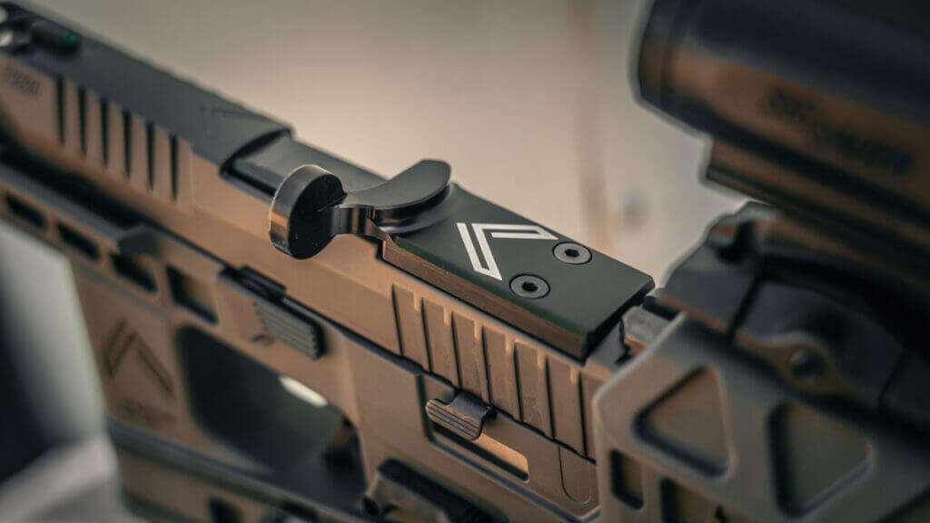 Range Panda Charging Handle for Flux Raider