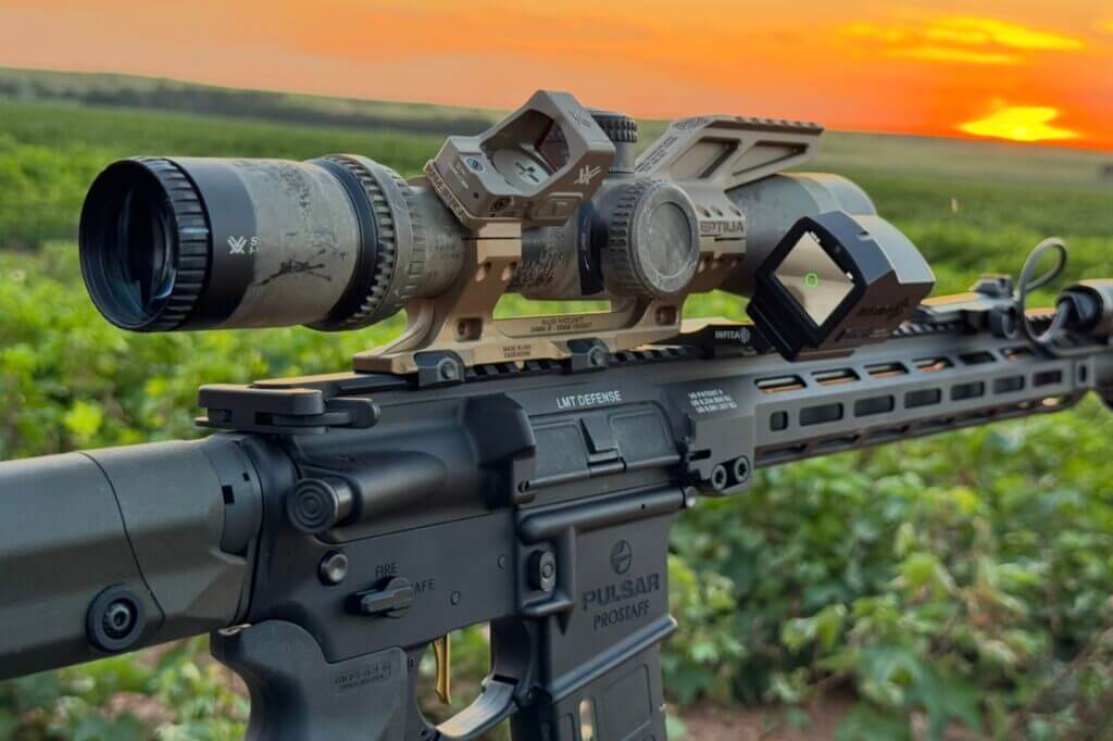 Running the FMP13 on an offset 45° mount allows me to use my scope and even an offset red dot