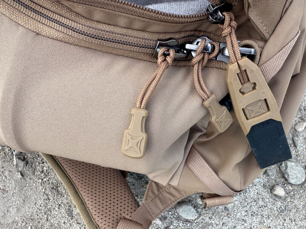 Vertx Siege 25L Tactical Backpack high quality zipper close-up