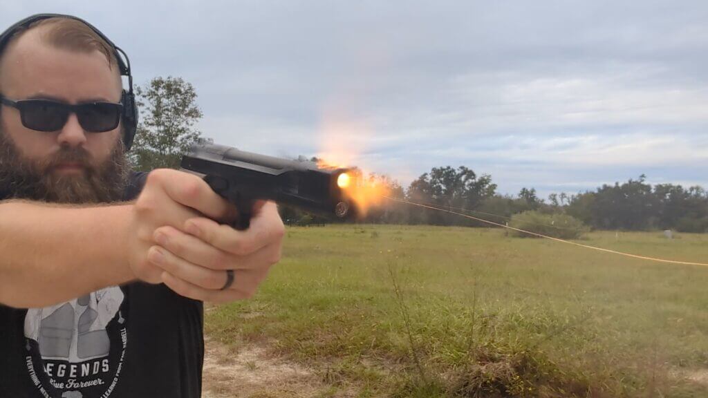 muzzle flash leon beretta