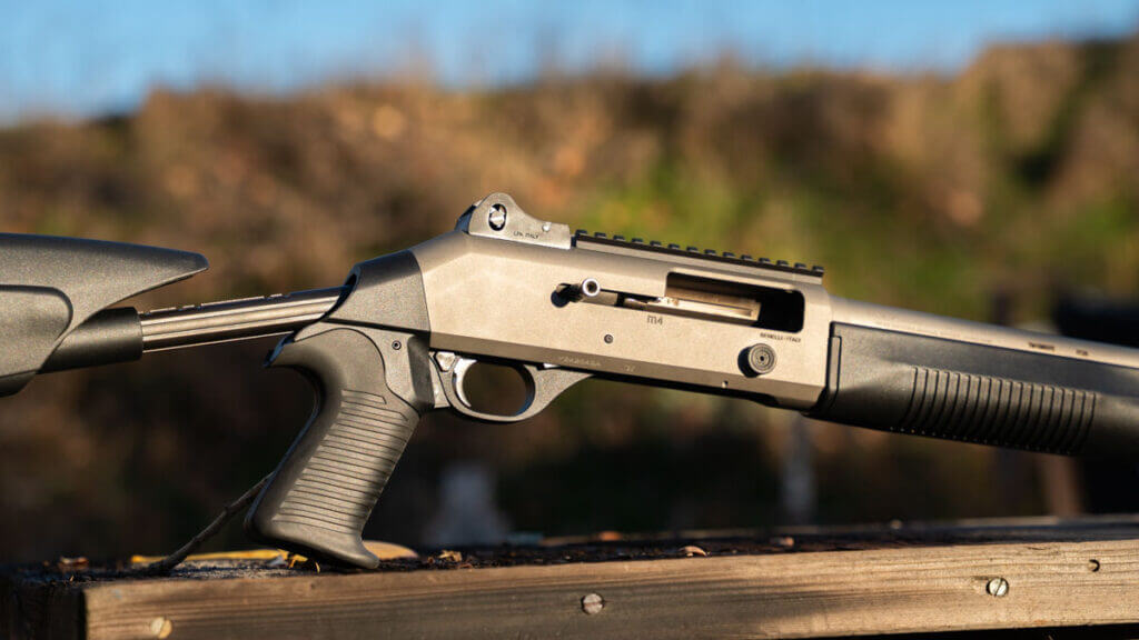 Benelli M4 EXT receiver and loading port view