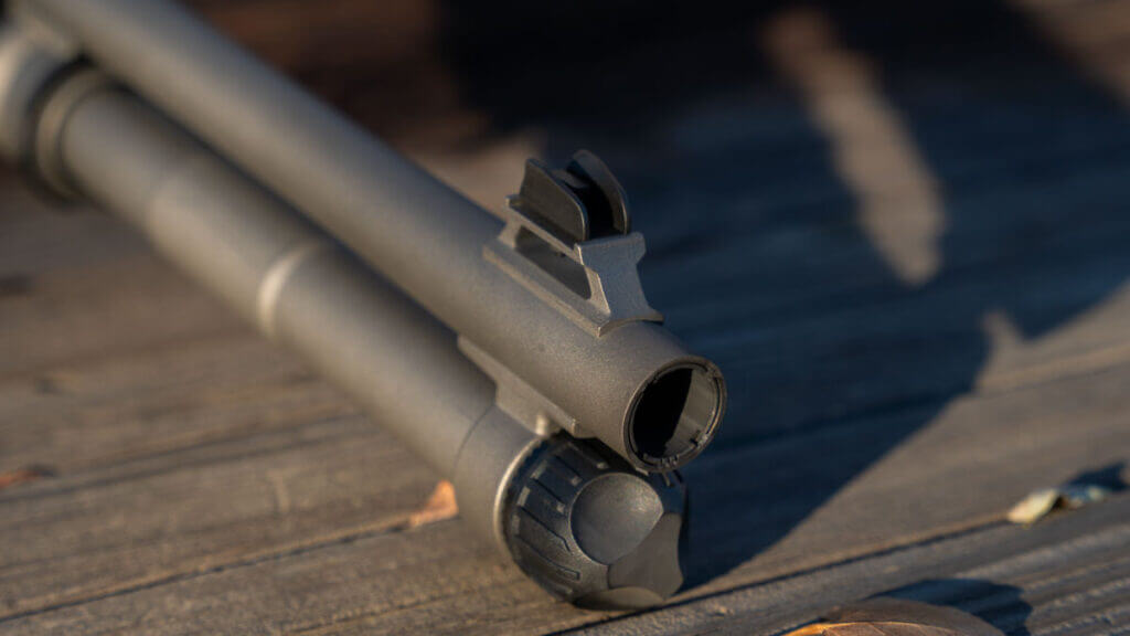 Benelli M4 EXT uses removable chokes