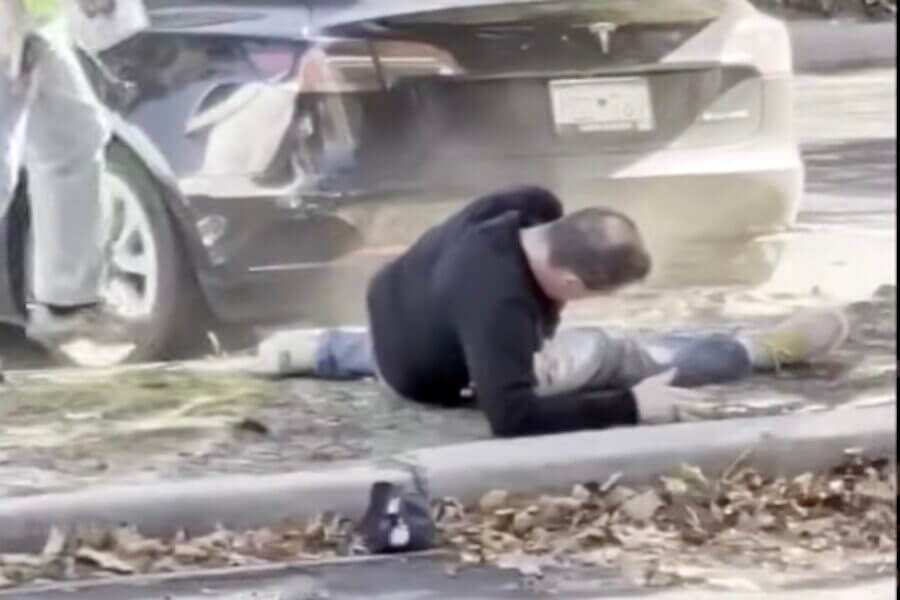 Shooting outside an abortion clinic leaves one individual injured.