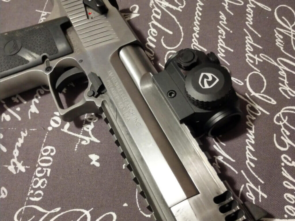 riton red dot mounted on desert eagle showing eye relief setup